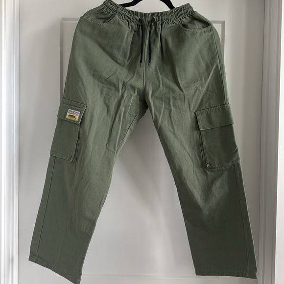 Women’s Green Cargo Pants Size S - Elastic Waist - Casual Utility Style - Picture 4 of 12